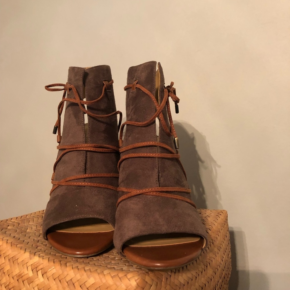 Samara Heels - Picture 2 of 6